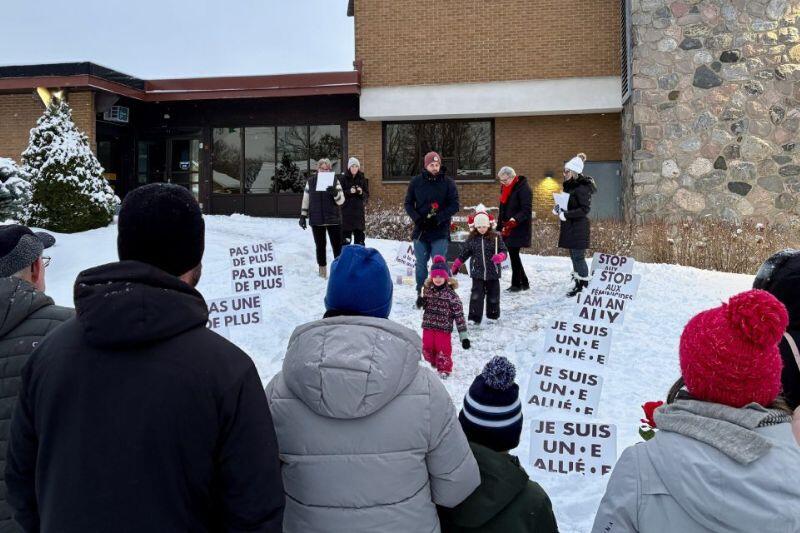 Hawkesbury stands united against gender-based violence (in English)